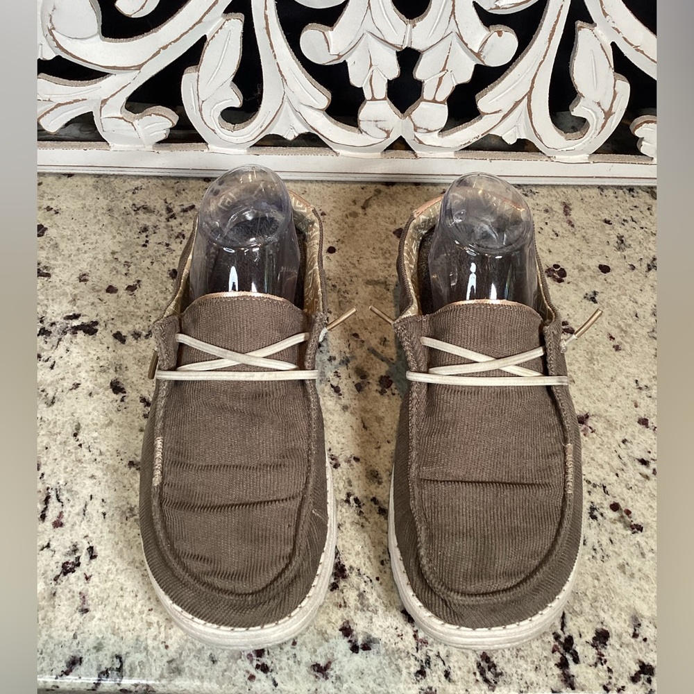 Hey Dude Wendy Corduroy Chestnut Lace Up Loafers Size 9